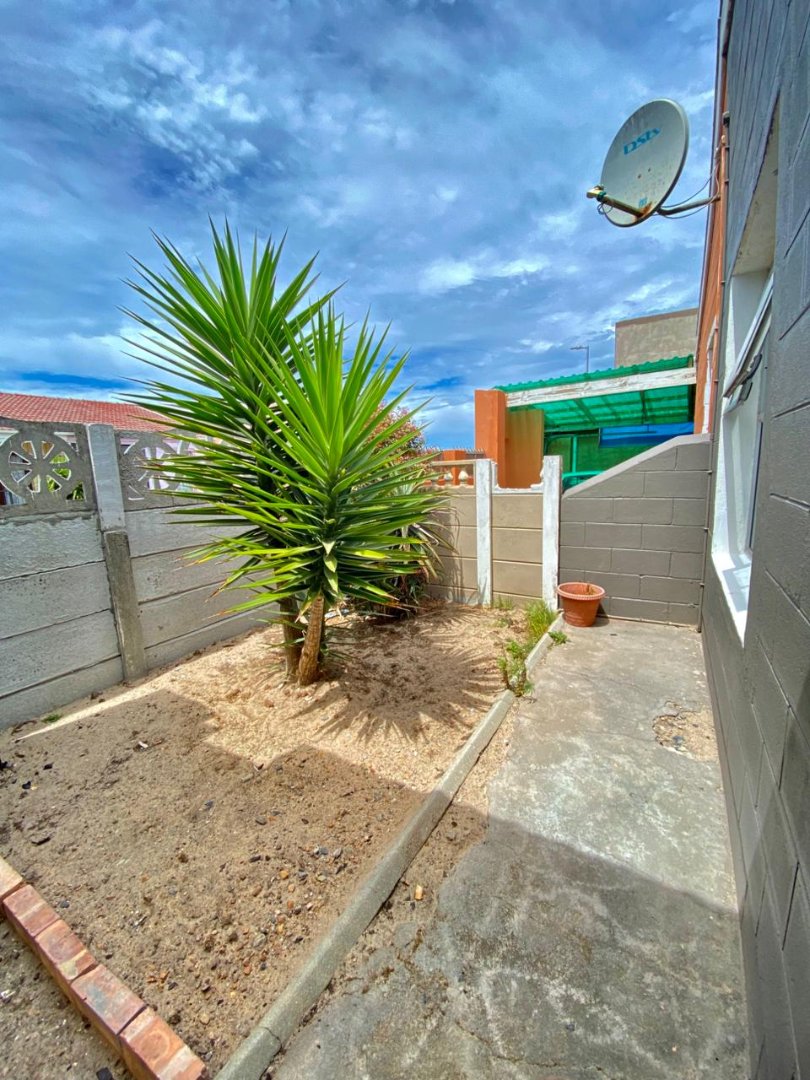  Bedroom Property for Sale in Rocklands Western Cape